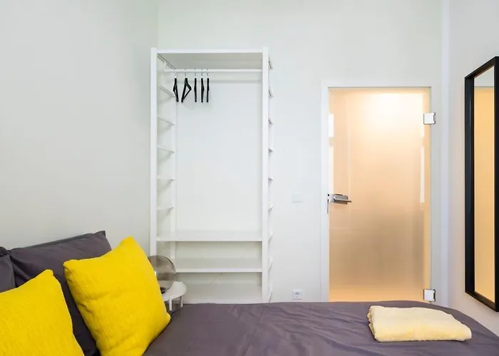 Cosy Three Br Two Bth Plus Ac Plus Self Checkin Plus Street Parking